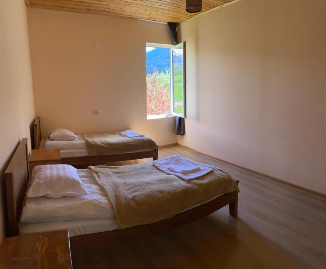 Guesthouse Caucasus Mestia Extérieur photo