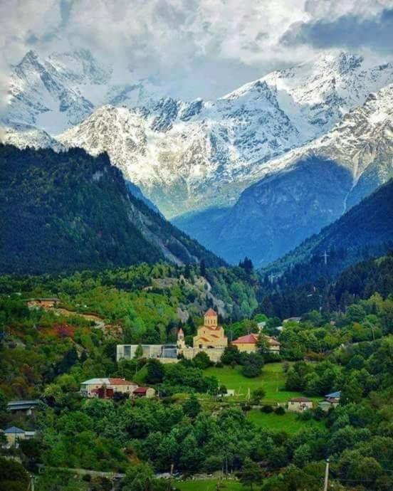 Guesthouse Caucasus Mestia Extérieur photo